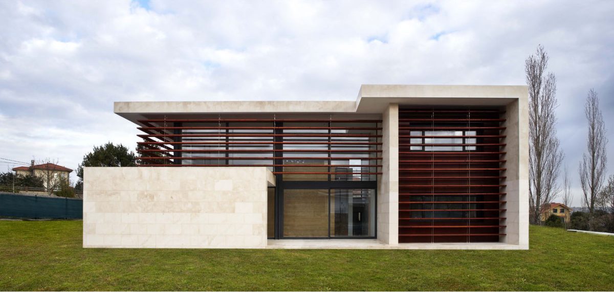 HOUSE IN CASTIELLO