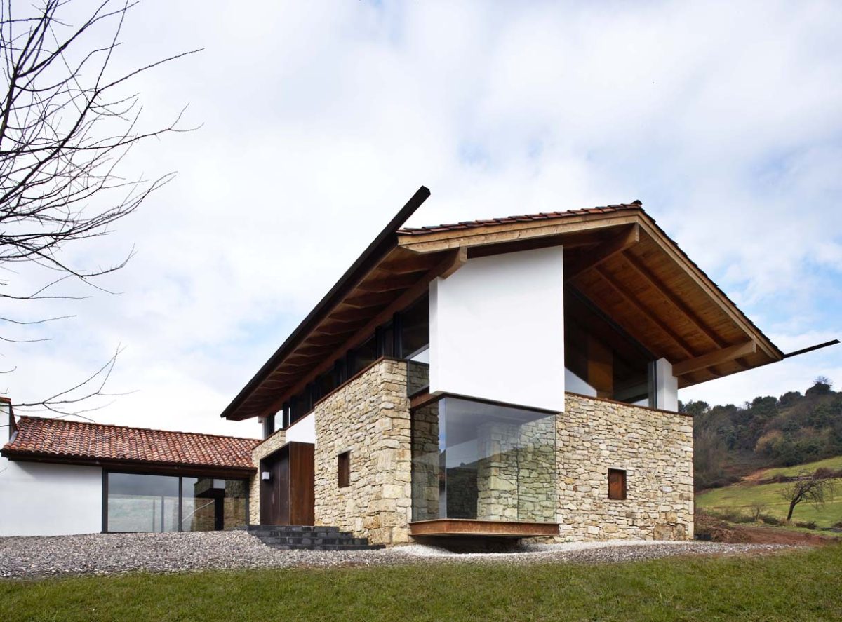 HOUSE IN VILLABONA, ASTURIAS